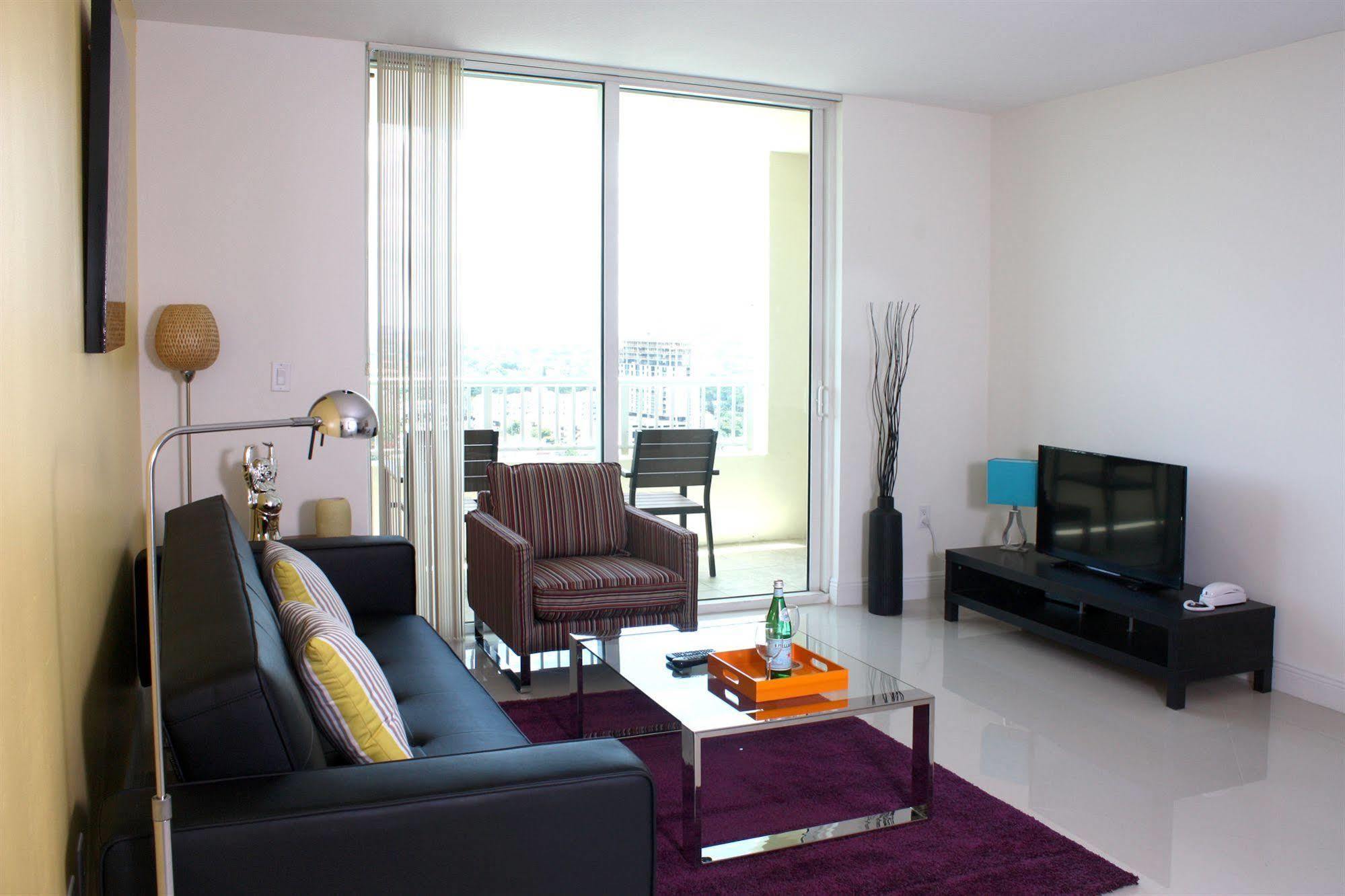 Dharma Home Suites Miami At Brickell ภายนอก รูปภาพ